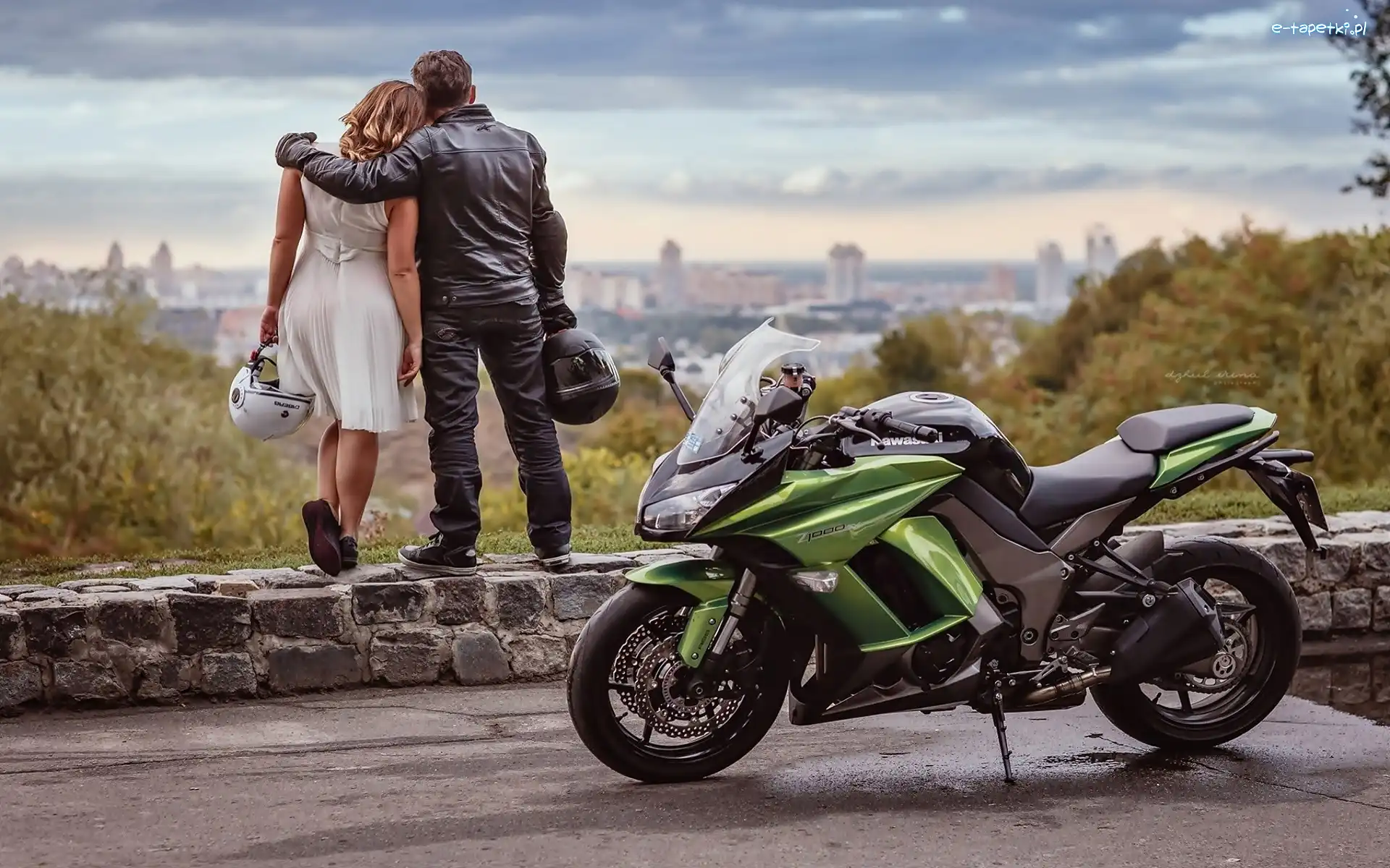 Para, Zakochana, Motocykl