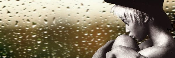 Deszcz
 
, Kapelusz, Naomi Campbell
