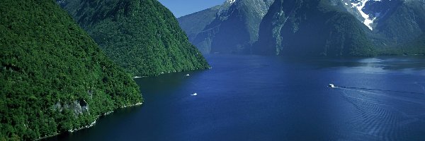 Góry, Park Narodowy Fiordland, Nowa Zelandia, Jezioro