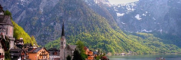 Kościół, Miasteczko Hallstatt, Jezioro Hallstättersee, Domy, Góry Alpy Salzburskie, Austria