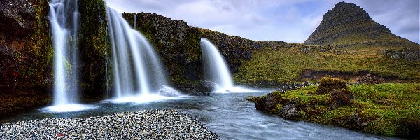 Góra Kirkjufell, Kamienie, Wodospad Kirkjufellsfoss, Islandia