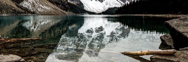 Kamienie, Jezioro, Góry