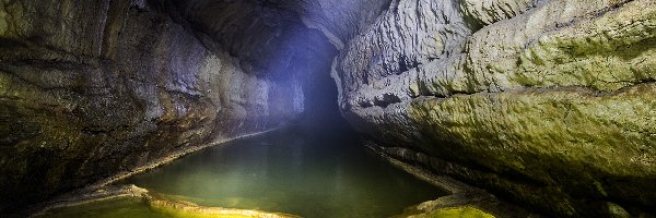 Woda, Jaskinia