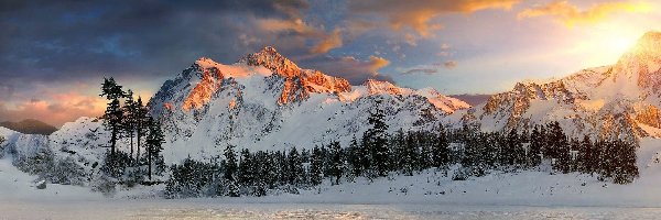 Zachodzące słońce, Zima, Góry
