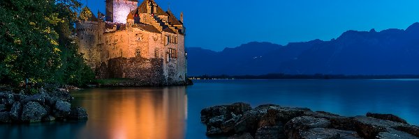 Zamek Chillon, Jezioro Genewskie, Szwajcaria, Noc, Kamienie