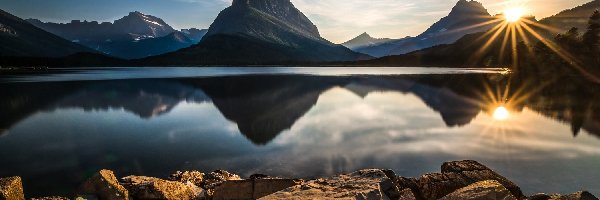 Jezioro, Kamienie, Promienie słońca, Góry