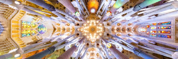 Sklepienie, Świątynia, Sagrada Familia, Barcelona, Hiszpania, Kolumny, Wnętrze