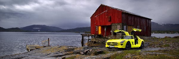 Żółty, Chatka, Mercedes SLS, Wzgórza, Kładka