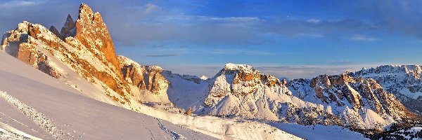 Zima, Dolomity, Włochy, Val Gardena, Dolina