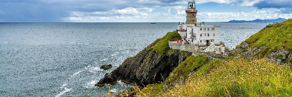 Irlandia, Latarnia morska Baily Lighthouse, Półwysep Howth Head, Morze Irlandzkie, Wybrzeże