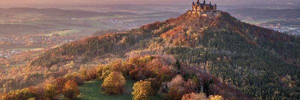Zamek Hohenzollern, Badenia-Wirtembergia, Pola, Drzewa, Hechingen, Jesień, Góra, Niemcy