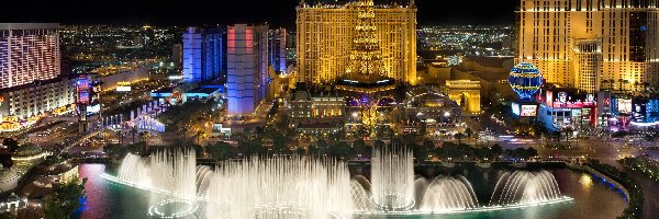 Fontanny Fountains of Bellagio, Las Vegas, Noc, Hotel Paris Las Vegas Hotel & Casino, Stan Nevada, Stany Zjednoczone