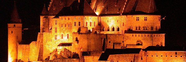Nocą, Zamek, Luksemburg