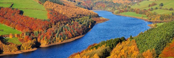 Jesien, Rzeka, Gory