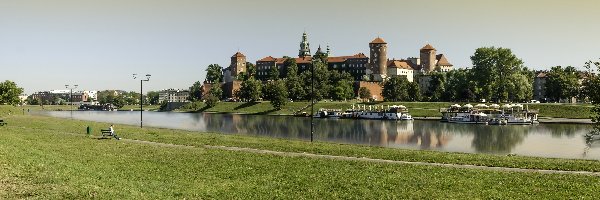 Zamek Królewski na Wawelu, Rzeka Wisła, Wawel, Polska, Kraków