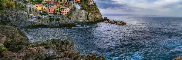 Morze, Gmina Riomaggiore, Miejscowość Manarola, Liguria, Włochy, Domy, Wybrzeże
