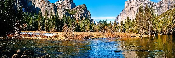 Rzeka, Park Narodowy Yosemite, Góry, Stan Kalifornia, Stany Zjednoczone, Chmury, Lasy