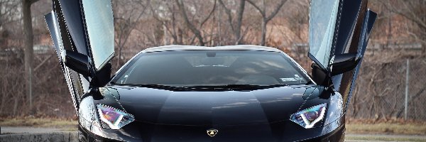 Aventador, Lamborghini
