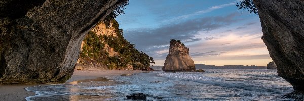 Zatoka Cathedral Cove, Półwysep Coromandel, Skały, Morze, Region Waikato, Rezerwat, Jaskinia, Nowa Zelandia