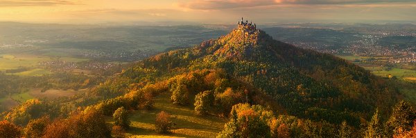Jesień, Las, Badenia-Wirtembergia, Zamek Hohenzollern, Góra Hohenzollern, Wzgórza, Chmury, Niemcy, Drzewa