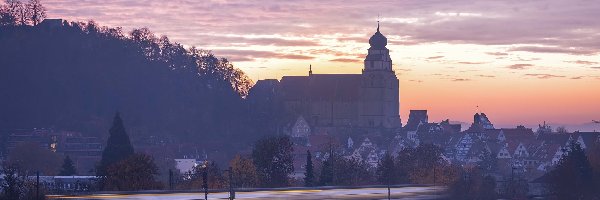 Badenia-Wirtembergia, Zachód słońca, Miasto Herrenberg, Niemcy, Domy, Kościół