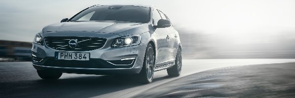 2016, Volvo V60 Cross Country, Samochód