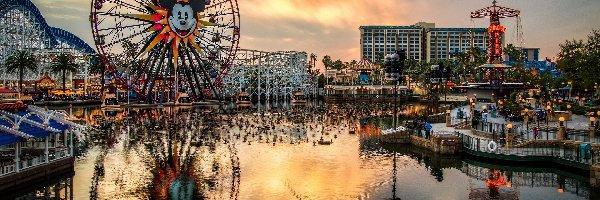 Diabelski młyn, Anaheim, Disneyland, Rzeka, Kalifornia, Stany Zjednoczone