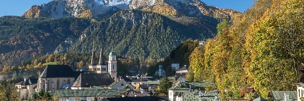Las, Góra Watzmann, Berchtesgaden, Bawaria, Niemcy, Drzewa, Domy, Góry Alpy Berchtesgadeńskie, Kościół