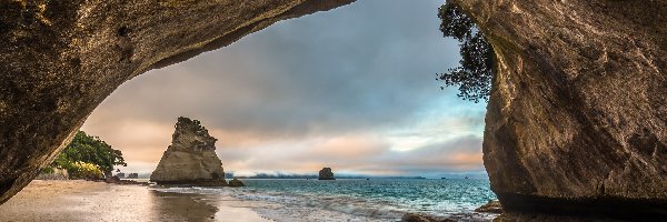 Region Waikato, Morze, Skały, Jaskinia, Zatoka Cathedral Cove, Półwysep Coromandel, Nowa Zelandia