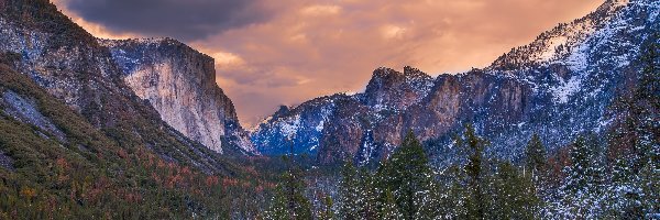 Dolina Yosemite Valley, Stan Kalifornia, Śnieg, Drzewa, Park Narodowy Yosemite, Góry, El Capitan, Stany Zjednoczone