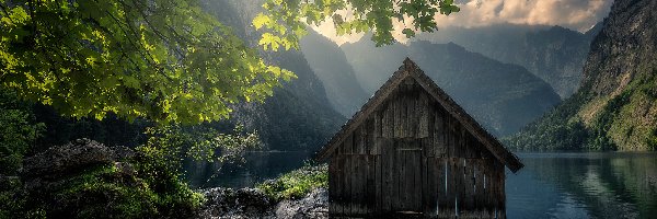 Park Narodowy Berchtesgaden, Drewniana, Niemcy, Drzewa, Pomost, Drzewo, Jezioro Konigssee, Góry, Chata, Bawaria