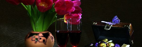 Czekoladki, Wino, Tulipany