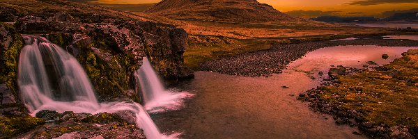 Góra Kirkjufell, Zachód słońca, Wodospad, Islandia