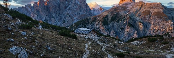 Włochy, Szczyty, Ścieżki, Tre Cime di Lavaredo, Góry Dolomity, Prowincja Belluno, Dom