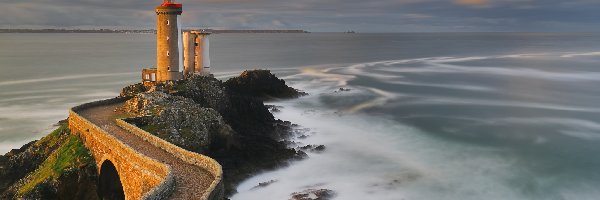 Droga, Bretania, Francja, Gmina Plouzane, Latarnia morska Phare du Petit Minou, Morze, Most