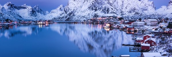 Wieś Reine, Lofoty, Morze Norweskie, Góry, Wyspa Moskenesøya, Zima, Domy, Norwegia