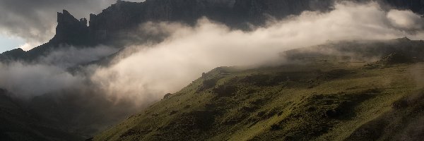 Mgła, Wzgórze, Góry