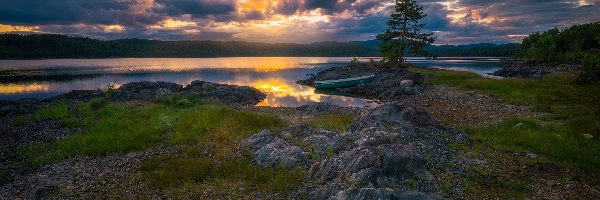 Łódka, Gmina Ringerike, Jezioro, Norwegia, Zachód słońca, Drzewa, Kamienie