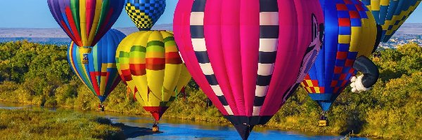 Rzeka, Balony, Kolorowe
