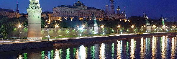 Pałac Kremlowski, Odbicie, Światła, Woda