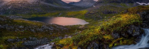 Wodospad, Góry, Jezioro, Roślinność, Norwegia, Dolina Romsdalen