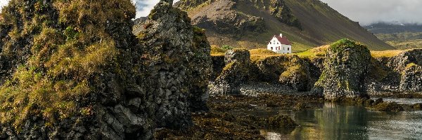 Skały, Wieś Arnarstapi, Góry, Dom, Półwysep Snæfellsnes, Islandia