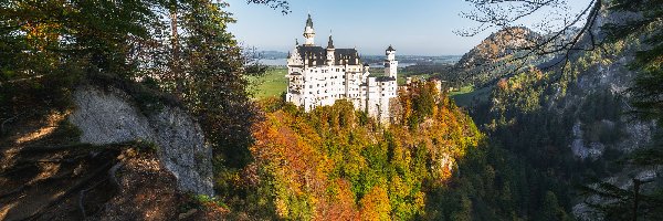 Jesień, Zamek Neuschwanstein, Skały, Bawaria, Niemcy, Drzewa, Lasy