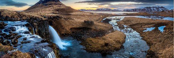 Islandia, Pola, Wodospady, Góra Kirkjufell, Rozlewiska