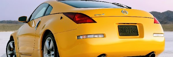 Nissan 350Z, Żółty