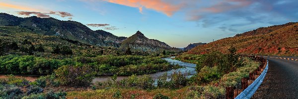 Chmury, Droga, Rzeka Snake, Góra Sheep Rock, Góry, Stany Zjednoczone, Oregon, Drzewa, Park Narodowy John Day Fossil Beds National Monument
