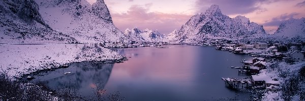 Morze Norweskie, Lofoty, Chmury, Góry, Wieś Reine, Zima, Domy, Norwegia