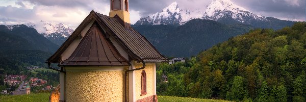 Berchtesgaden, Alpy, Niemcy, Chmury, Kapliczka, Kirchleitn Kapelle, Domy, Góry, Lasy, Bawaria