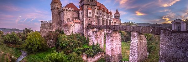 Most, Wyżyna Transylwańska, Zachód słońca, Rzeka Cerna, Hunedoara, Zamek w Hunedoarze, Zamek Korwina, Rumunia, Transylwania, Drzewa