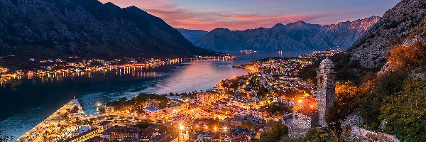 Czarnogóra, Miasteczko Tivat, Domy, Przystań Porto Montenegro, Góry, Zatoka Kotorska, Światła